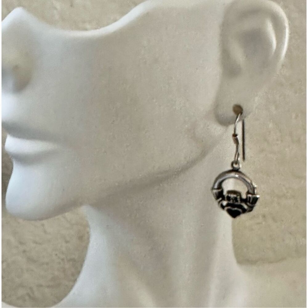 Sterling SilverโCladdagh Earrings with Black Onyx Hearts - Picture 6 of 8